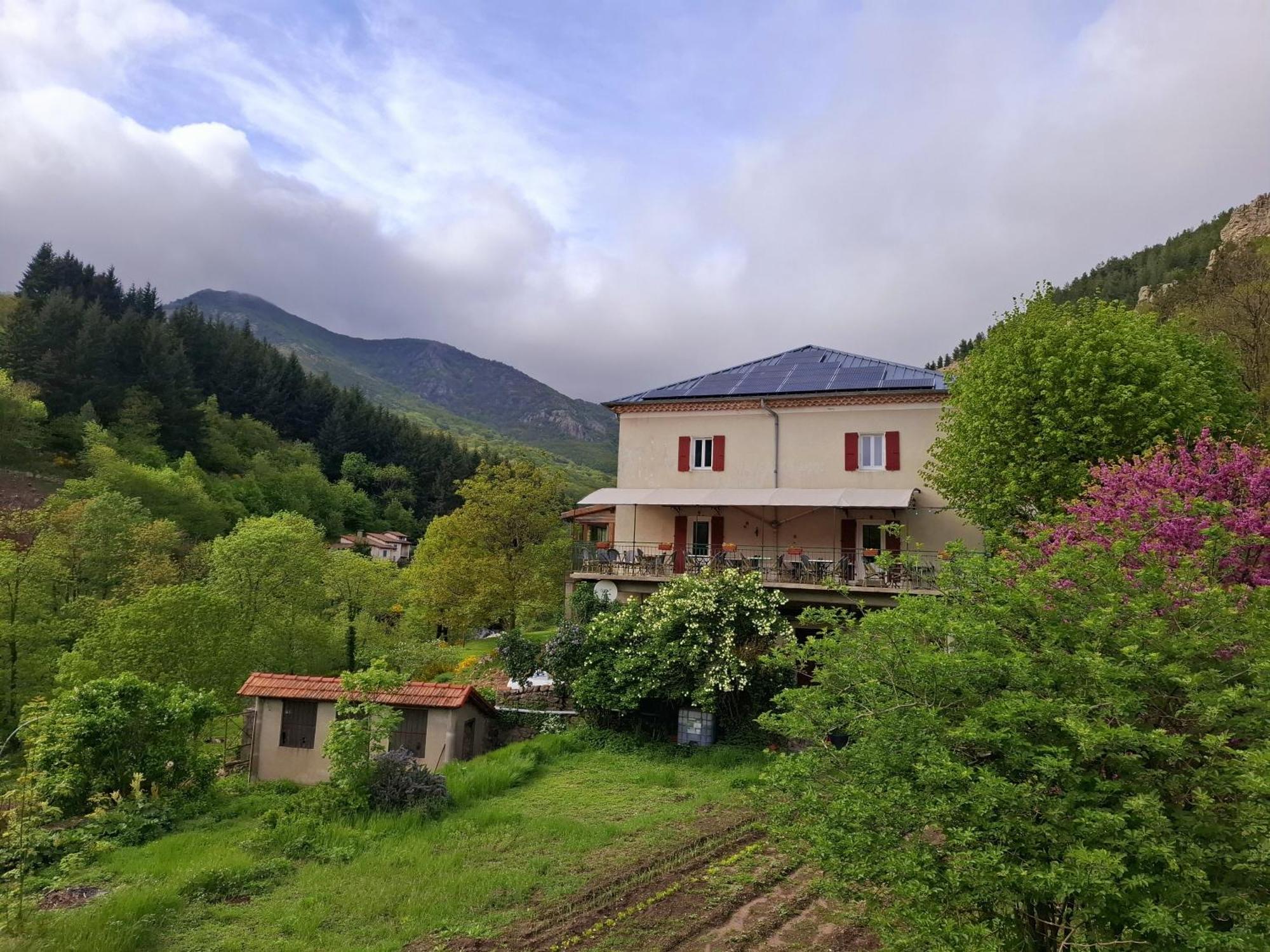 Auberge Arthea Laviolle Экстерьер фото